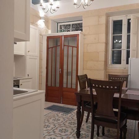 Charming Town House In Cospicua, Valperga Rooms エクステリア 写真