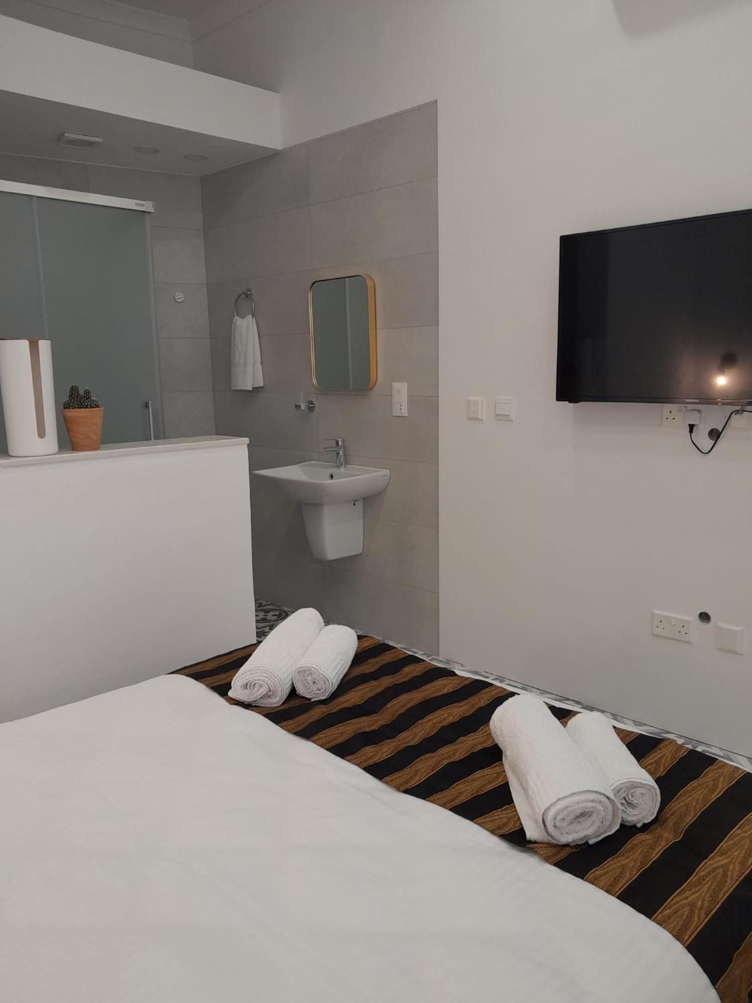 Charming Town House In Cospicua, Valperga Rooms エクステリア 写真