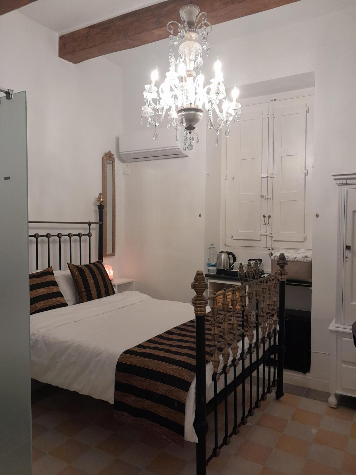 Charming Town House In Cospicua, Valperga Rooms エクステリア 写真