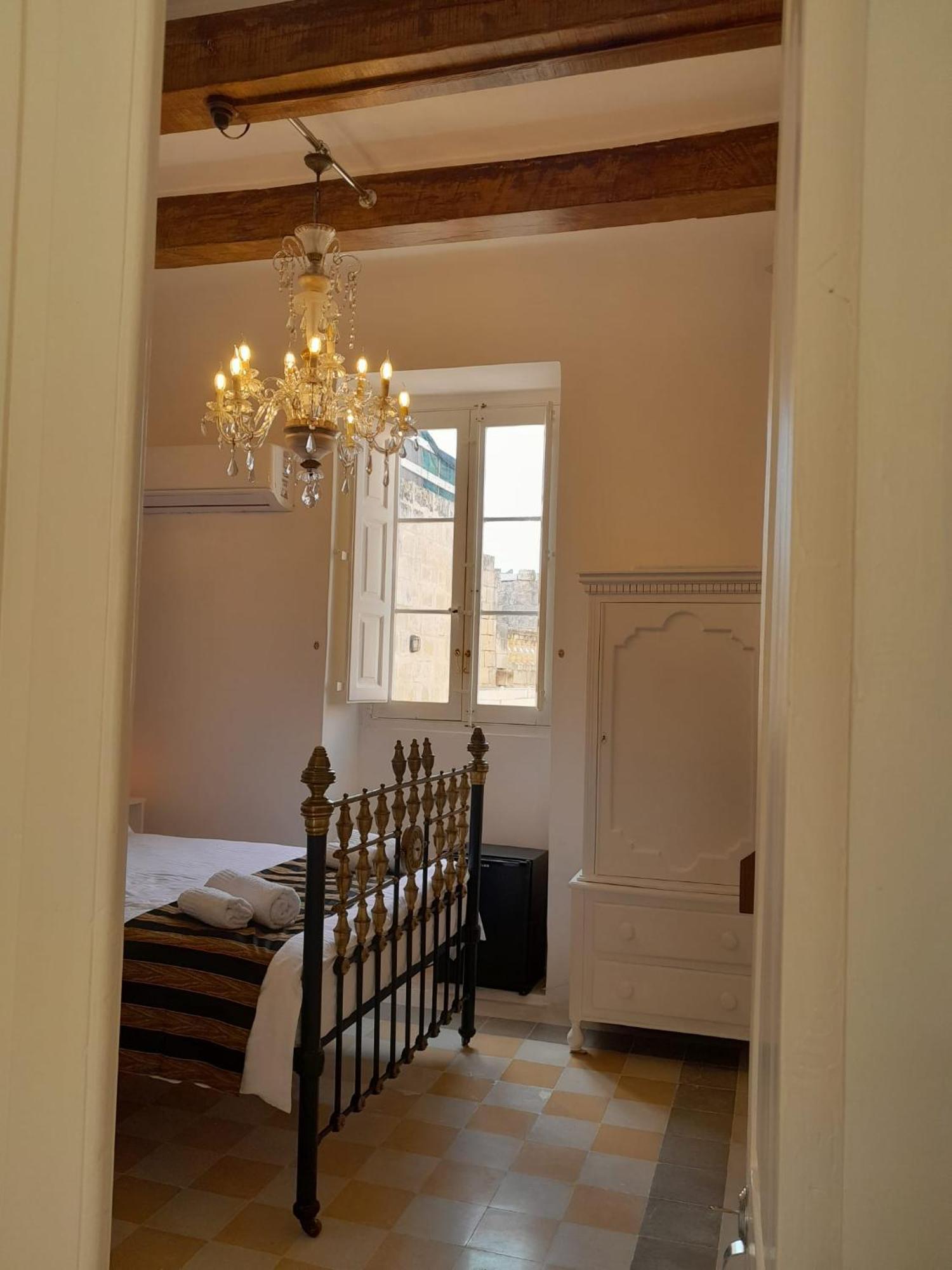 Charming Town House In Cospicua, Valperga Rooms エクステリア 写真