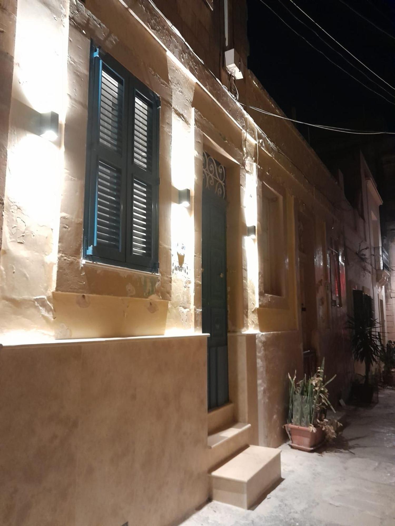 Charming Town House In Cospicua, Valperga Rooms エクステリア 写真