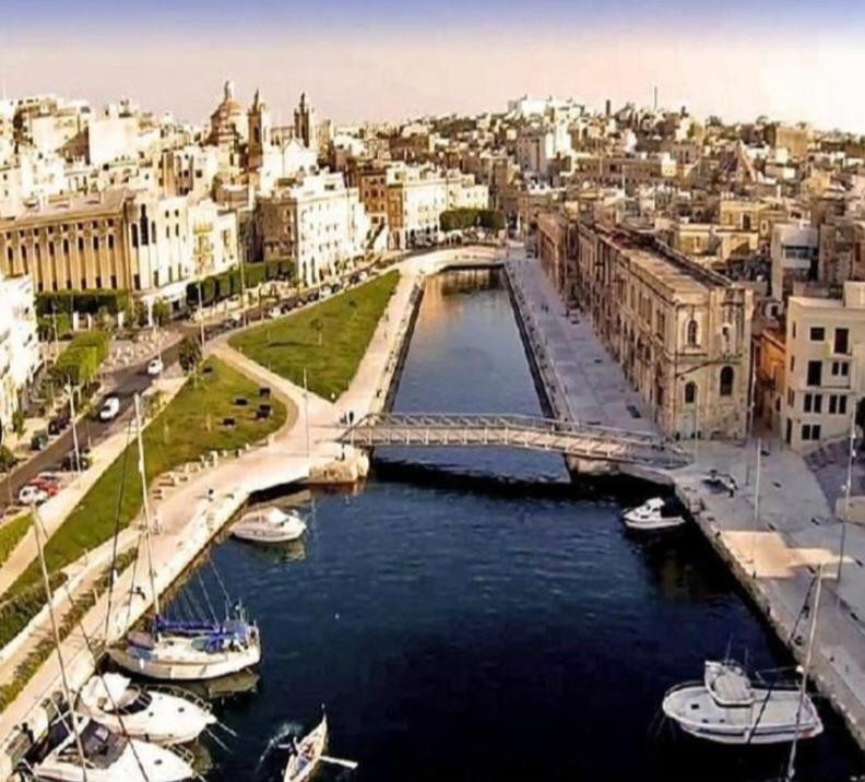 Charming Town House In Cospicua, Valperga Rooms エクステリア 写真